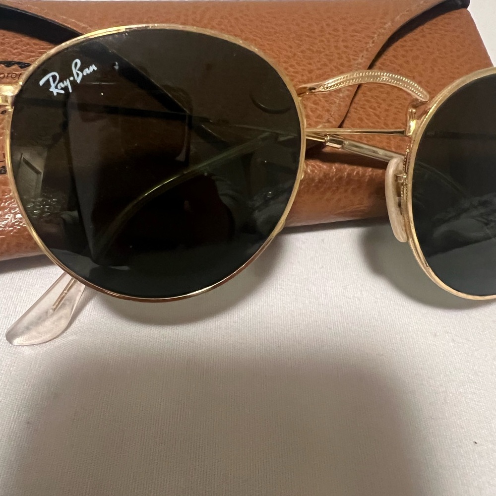 Ray-Ban sunglasses 🕶️ - Picture 5 of 6